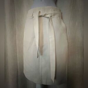 Banana Republic- unlined white skirt- polyester